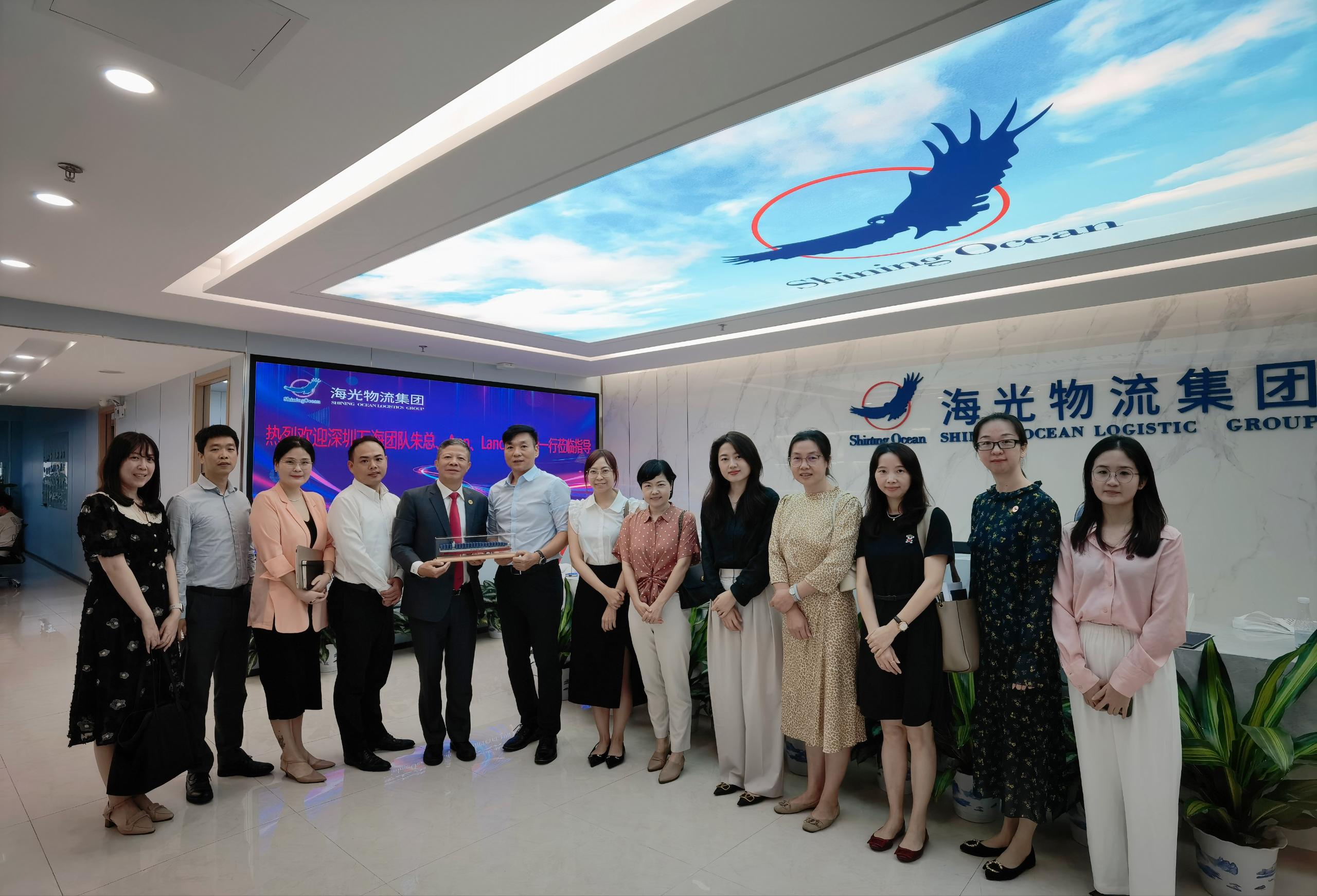 WHL team visited the Shining Ocean headquarters